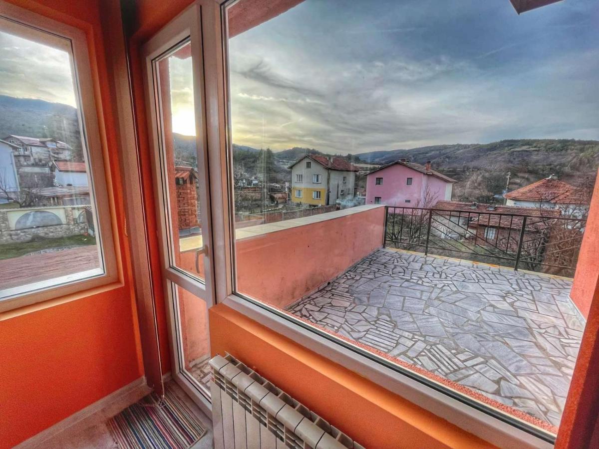 Къща За Гости Гергана Raduil Exterior foto