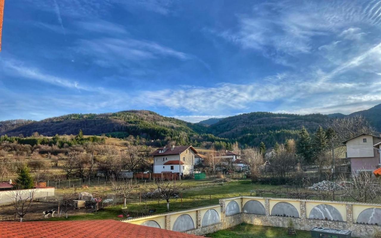 Къща За Гости Гергана Raduil Exterior foto
