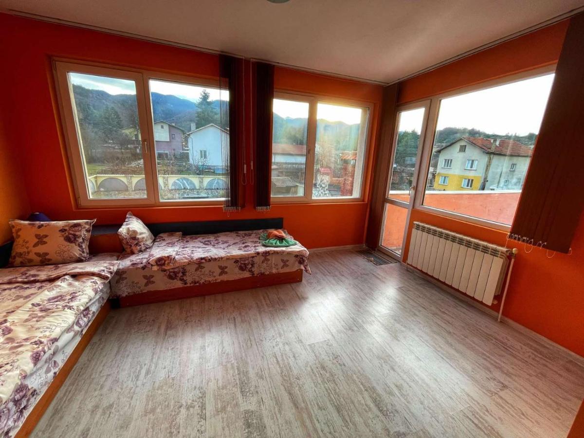 Къща За Гости Гергана Raduil Exterior foto